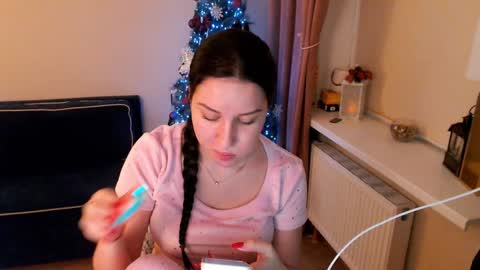 Heaven girl online show from January 22, 2025, 5:28 pm