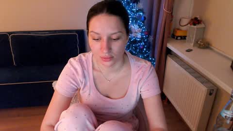 Heaven girl online show from February 7, 2025, 10:09 pm