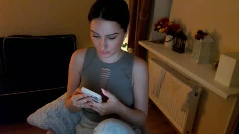 Heaven girl online show from March 12, 2025, 4:46 pm