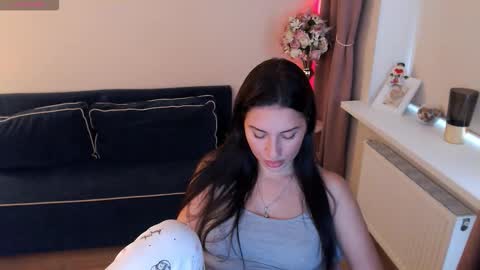 Heaven girl online show from October 10, 2025, 1:10 pm