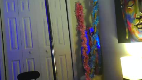 Heavenllyy online show from June 11, 2026, 2:44 am