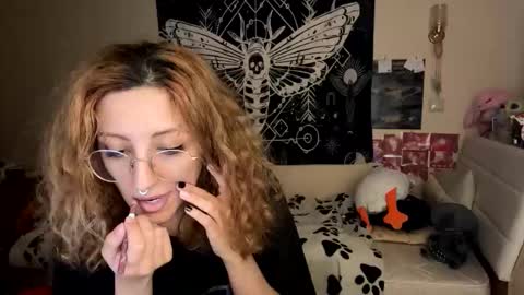 Diana online show from November 9, 2025, 12:53 am