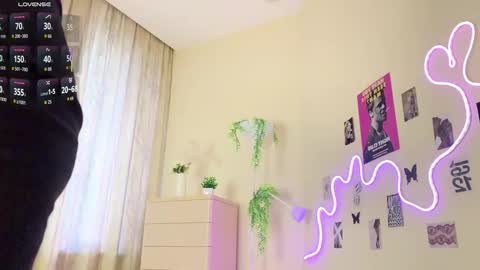 heavenmoth online show from February 17, 2026, 1:18 pm