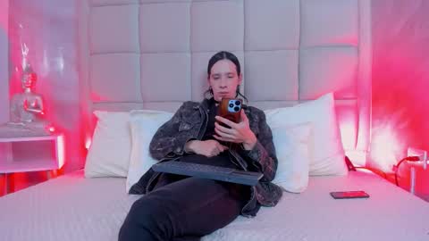 Keira Hecate online show from November 29, 2025, 8:01 pm