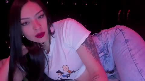 Snapshot of hecate_and_crow chatting on January 18, 2026, 5:22 am online show from January 18, 2026, 5:22 am