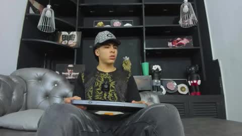 heellboy_ online show from October 15, 2025, 7:25 pm