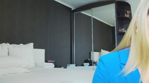 Helen online show from February 25, 2025, 9:42 am