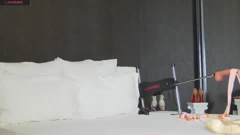 Helen online show from November 25, 2025, 2:00 am