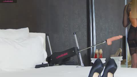 Helen online show from December 20, 2025, 8:16 pm