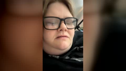 heidimackey2 online show from April 17, 2026, 12:13 am