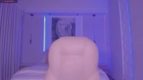 Heidy online show from October 18, 2025, 3:42 am