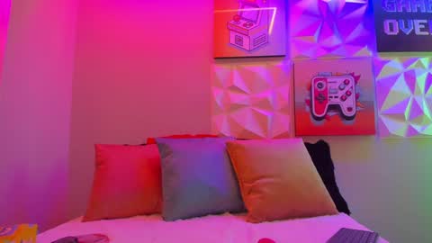   online show from January 31, 2025, 11:35 am