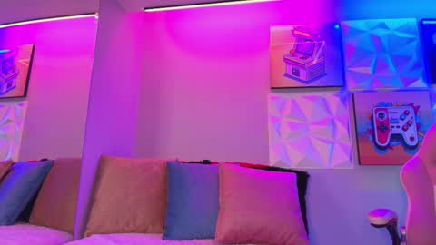   online show from February 27, 2025, 11:31 am