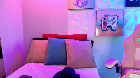   online show from March 7, 2025, 11:29 am