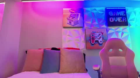   online show from March 11, 2025, 11:33 am