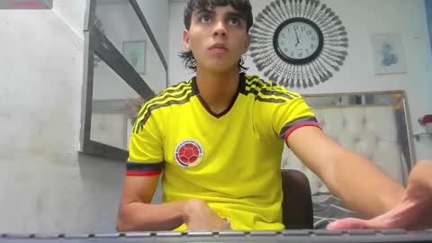 heiker_ online show from March 9, 2025, 2:39 am