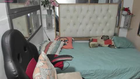 heiker_ online show from September 21, 2025, 12:56 am