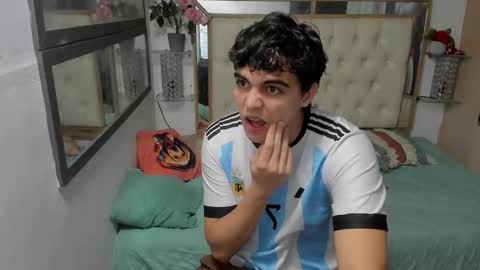 heiker_ online show from October 22, 2025, 3:07 am