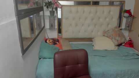 heiker_ online show from November 10, 2025, 2:54 am