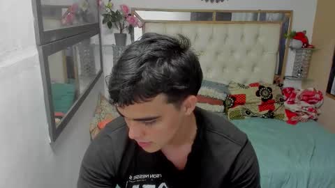 heiker_ online show from November 16, 2025, 2:28 am