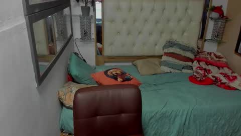 heiker_ online show from November 22, 2025, 2:32 am