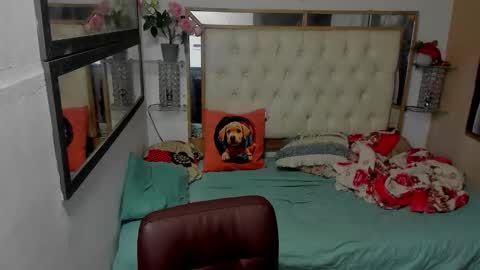 heiker_ online show from December 1, 2025, 2:38 am