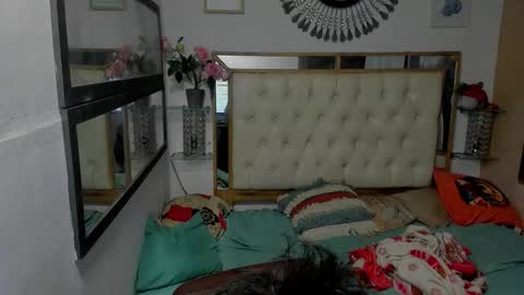 heiker_ online show from December 3, 2025, 3:14 am