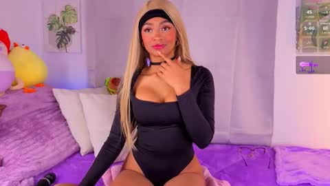 HEILY  online show from November 15, 2025, 6:22 am