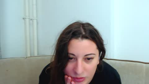 helen_adams_ online show from December 11, 2024, 4:39 am