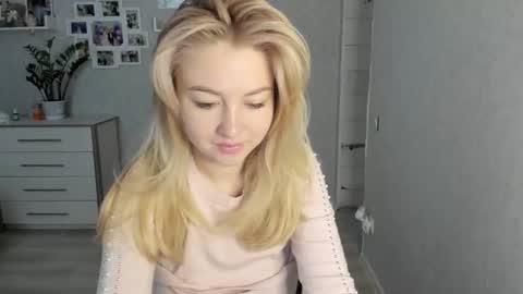 Helen sven online show from October 8, 2025, 5:27 am