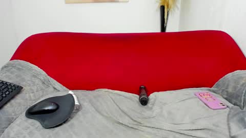 HELENA COPPER online show from February 5, 2025, 6:13 am