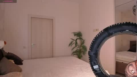 Snapshot of helena_lorente chatting on May 16, 2026, 3:44 pm Helen online show from May 16, 2026, 3:44 pm