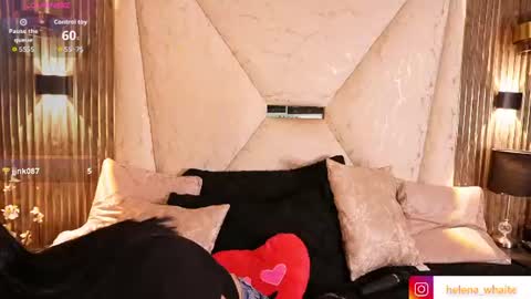 helena_whaite online show from June 25, 2026, 2:32 pm