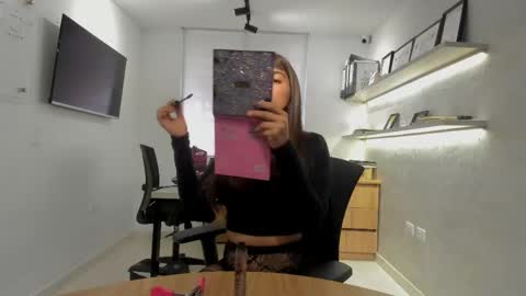 Snapshot of helenafoumier chatting on May 3, 2026, 2:01 pm helenafoumier online show from May 3, 2026, 2:01 pm