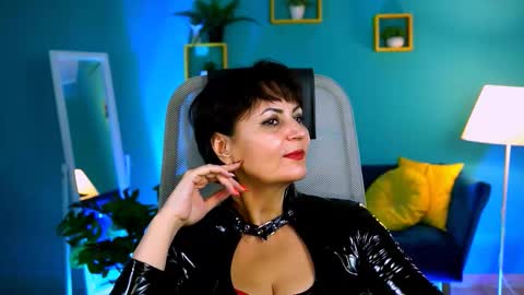 helenbeler online show from November 7, 2025, 8:36 am