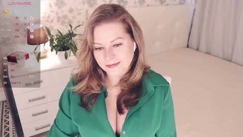 Helena Bonham online show from September 11, 2025, 5:29 am