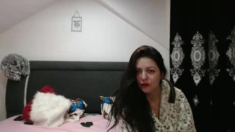 helenhh online show from February 20, 2025, 10:27 am