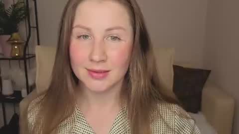Snapshot of helens_lov chatting on June 12, 2026, 2:43 am Helen online show from June 12, 2026, 2:43 am