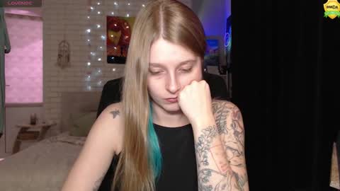 Helen online show from November 25, 2025, 8:42 pm