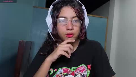 Helia Transfem and Amy online show from November 7, 2025, 1:49 am