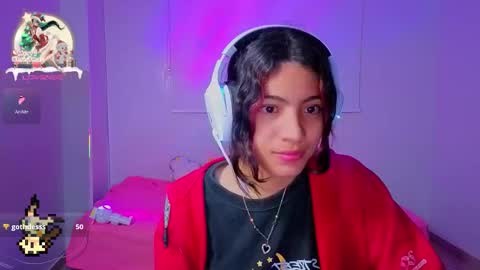 Helia Transfem and Amy online show from December 4, 2025, 8:01 am