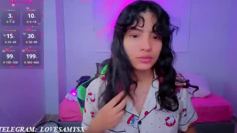 Snapshot of helia_n_amy chatting on May 7, 2026, 2:17 am Helia Transfem and Amy online show from May 7, 2026, 2:17 am