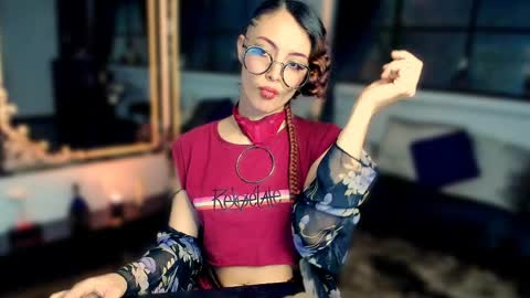 Heliconia online show from May 10, 2026, 12:38 am