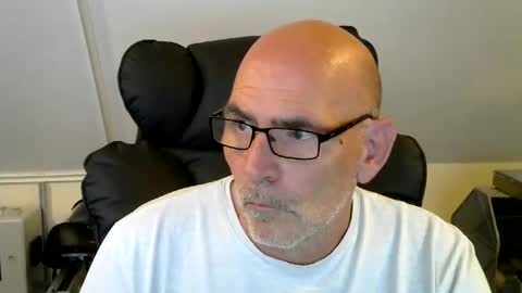 helikev26 online show from June 5, 2026, 8:47 pm