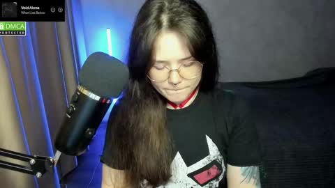 Red online show from September 13, 2025, 7:13 pm