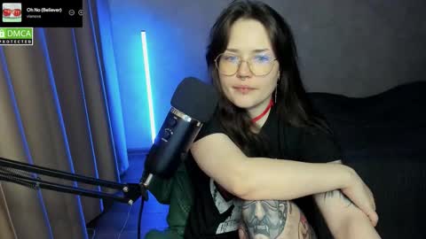 Red online show from September 14, 2025, 7:02 pm