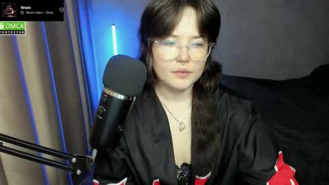 Red online show from October 12, 2025, 7:13 pm