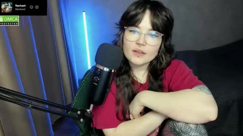 Red online show from October 19, 2025, 6:19 pm