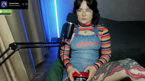 Red online show from October 31, 2025, 6:42 pm