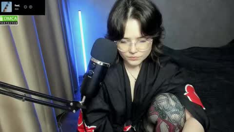 Red online show from November 24, 2025, 7:02 pm